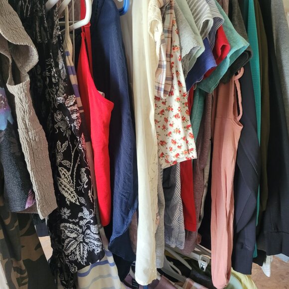 "ALOT OF CLOTHZ" - Picture 12 of 14
